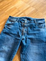 Tolle lässige Jeans in Größe M viele Details Frankfurt am Main - Nieder-Erlenbach Vorschau