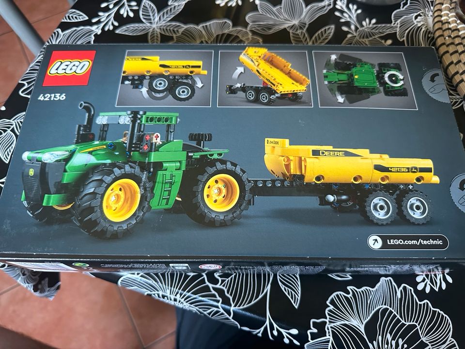 Lego John Deere 9620R 4WD Tractor in Moormerland