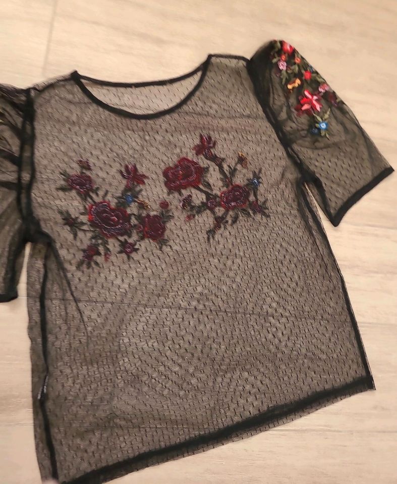 Bershka Bluse schwarz Spitze Stickerei Gr S 36 durchsichtig neuwe in Rosengarten