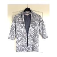 ESPRIT Jacke Cardigan Pullover Gr. XS Damen Weiß Grau NP 79,95 € Schwerin - Altstadt Vorschau