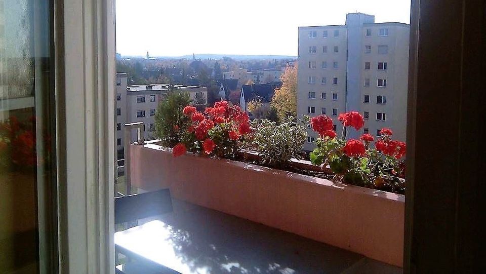 Gepflegte und helle 2-Zimmer-Wohnung in Top-Lage mit Fernsicht über die Dächer von Fürth in Fürth