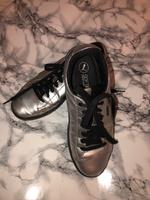 PUMA Sneaker silver schwarz 39 Nordrhein-Westfalen - Hünxe Vorschau