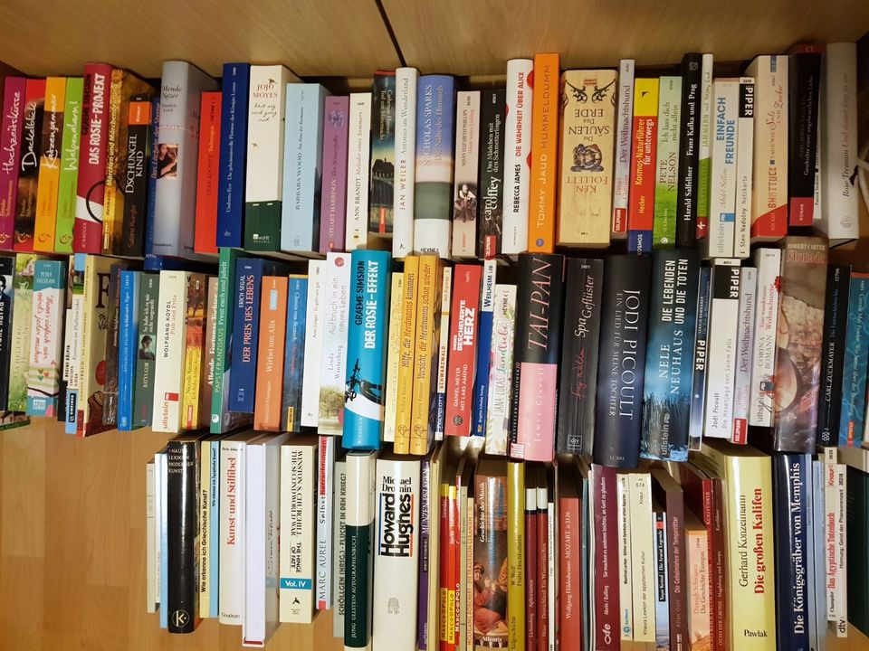 ganzes Zimmer voller Bücher Bibliothek Sammlung in Pilsach