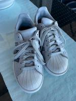 Adidas Superstar Gr. 40 in grau Hessen - Haiger Vorschau