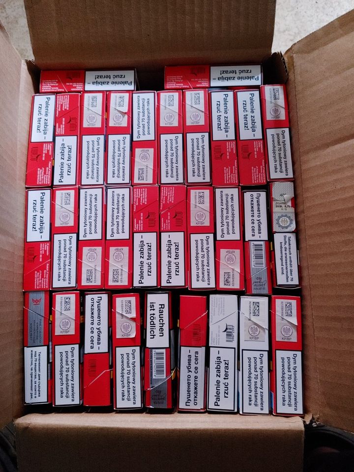 90 leere Zigarettenschachteln für Schachtelkranz ,Sammeln ;Bastel in Ritschenhausen