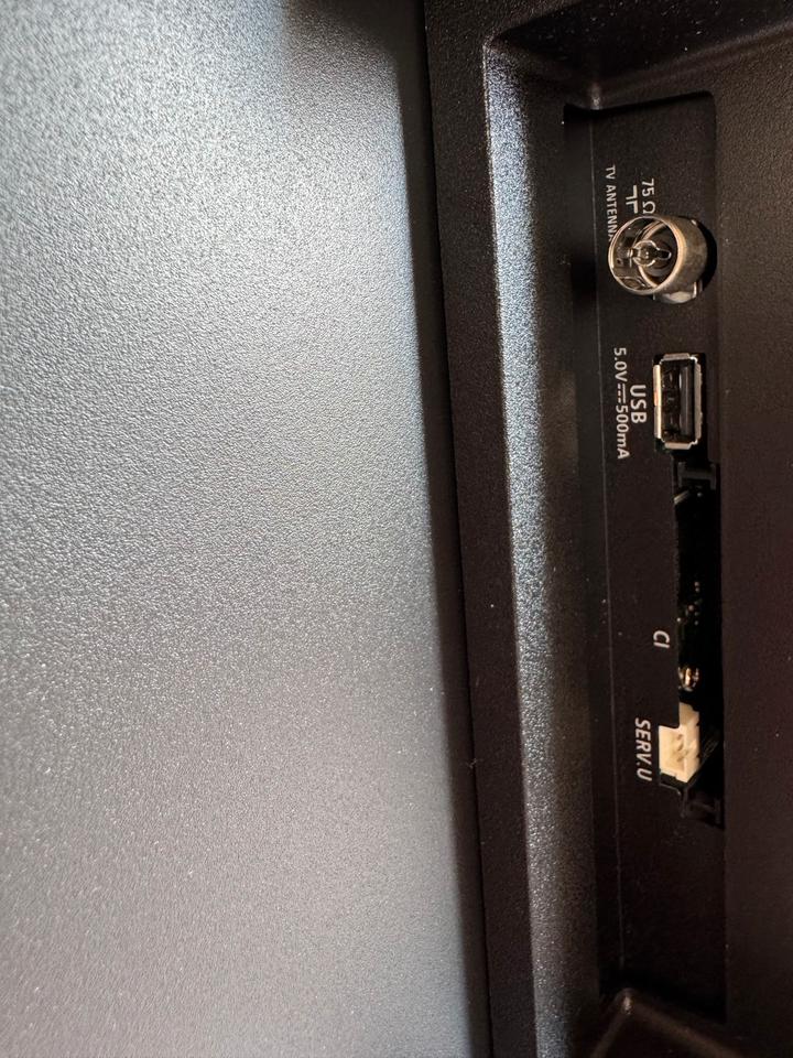 Philips Tv 32 Zoll, LED, HD, wie neu, knapp 2 Jahre Restgarantie in Ilmenau