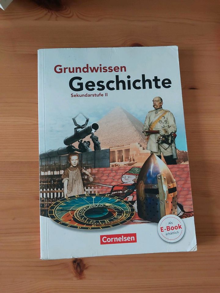 Verschiedene Geschichtsbücher in Mittweida