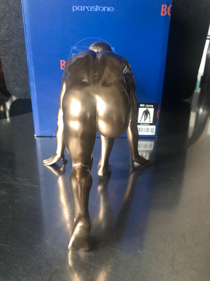 Skulptur Athlet von Body Talk aus Resin und Kaltbronze *neu, OVP in Berlin