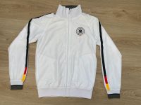 DFB Jacke mit Reißverschluss Gr.XS in weiß Hessen - Karben Vorschau