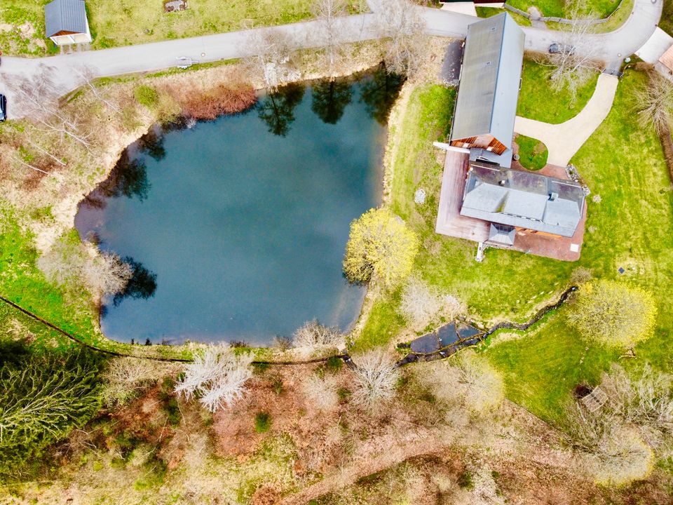 Haus am See! Traumhafte Landhausvilla mit XXL-Grundstück in toller und ruhiger Lage in Tettau