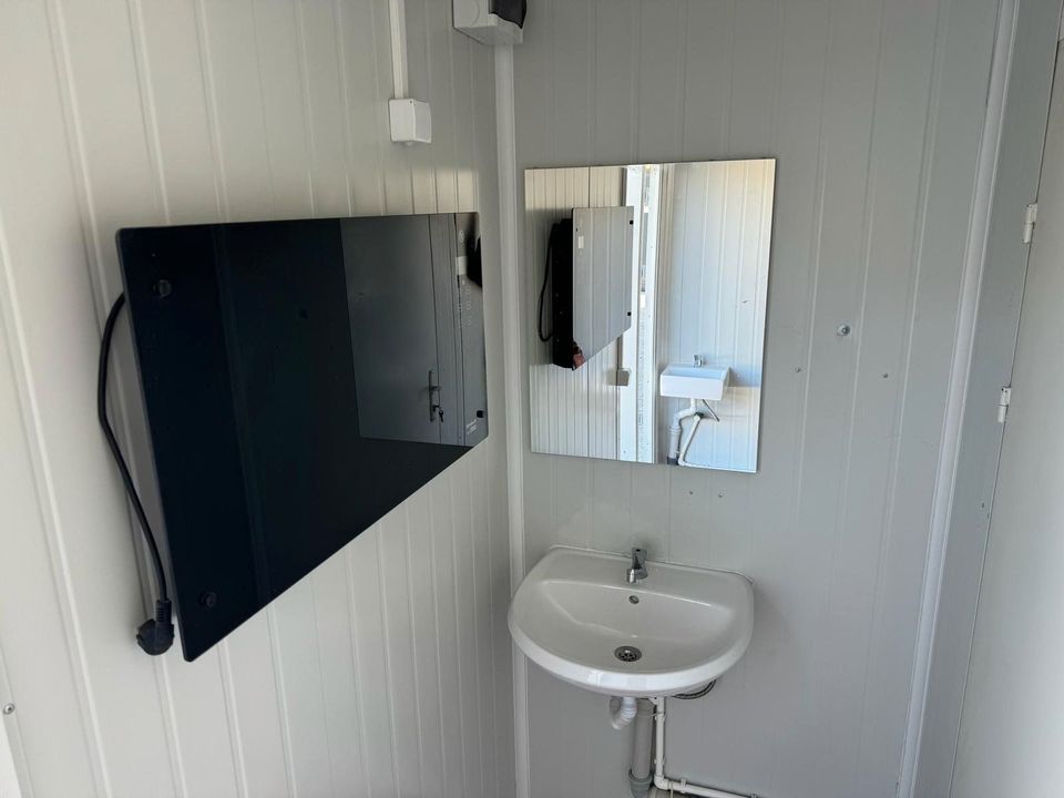 FRISCH AUF DEM MARKT  400 x 240 cm Sanitärkabine - Getrennte Räume für Damen & Herren - Damenbereich mit 2 Toiletten, 2 Waschbecken - Herrenbereich mit Toilette, Pissoir & Waschbecken - Mobile WC in Düsseldorf