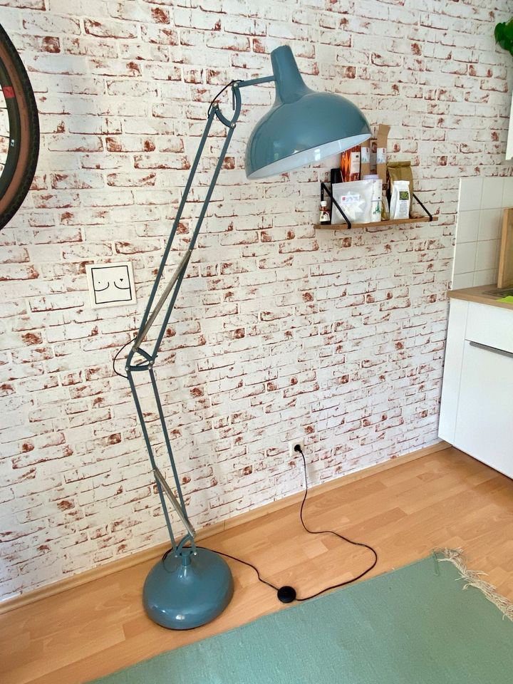 Stehlampe Industrielampe in Leipzig