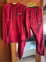 Nike Anzug Neu in rot Baden-Württemberg - Wernau Vorschau