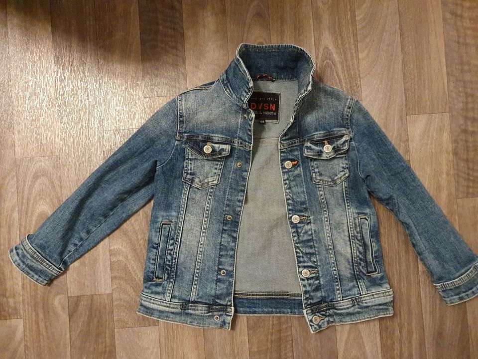 Jeansjacke blau Gr. 128, C&A, kaum getragen in Pretzien