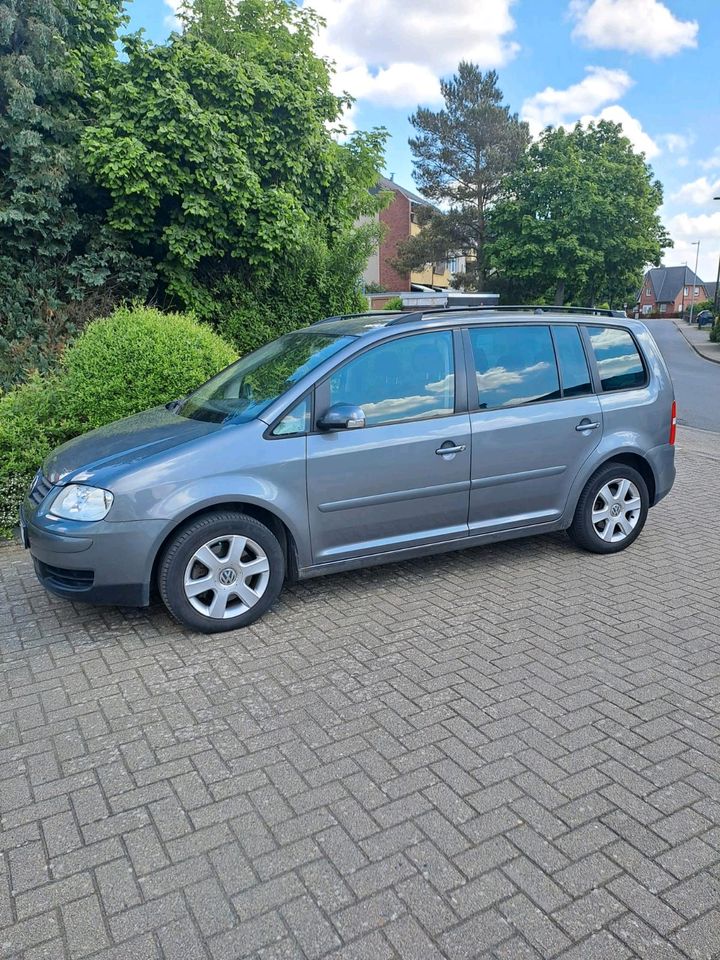 VW Touran 2.0 tdi Grau in Lengede