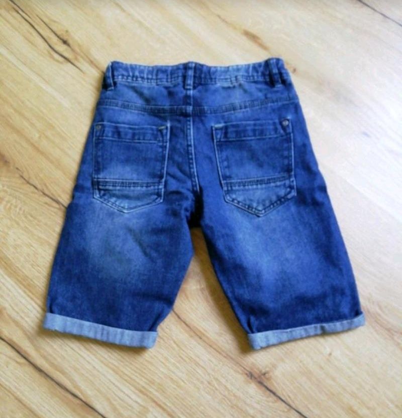 kurze Jeanshose, Bermuda Gr. 140 wie neu in Essen