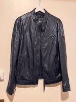 Jacke Guess dunkelblau HerrenGröße XS, passt Damen 38 Niedersachsen - Nordhorn Vorschau