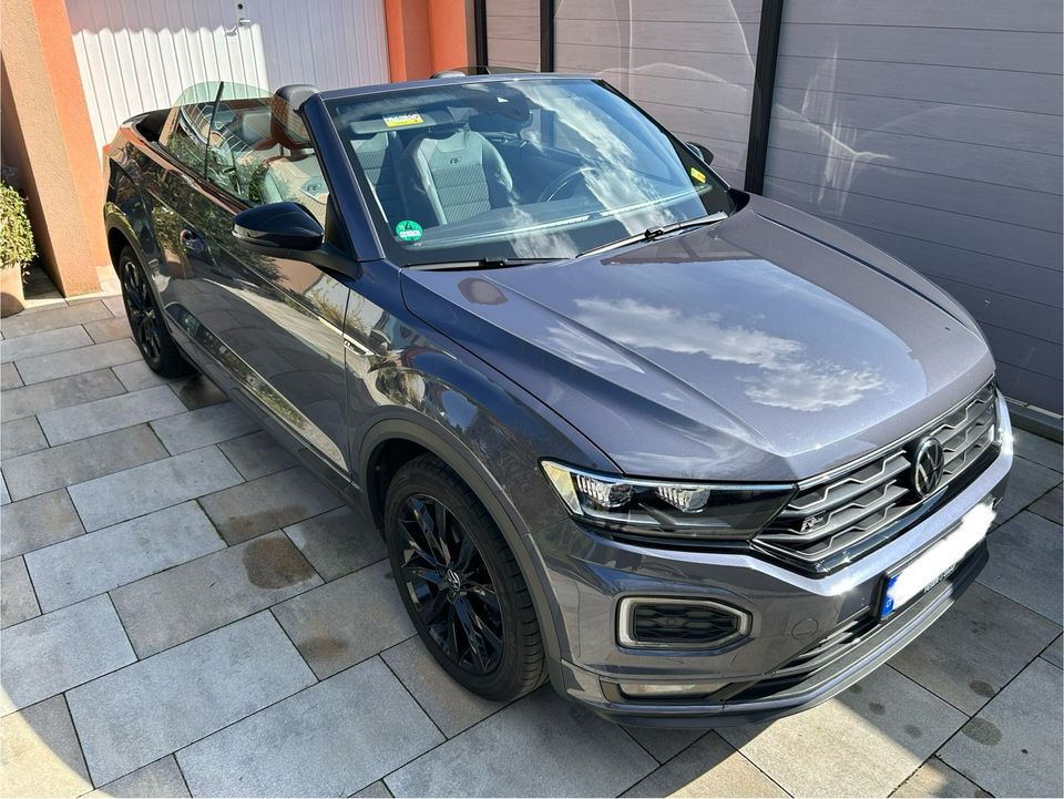 VW T-Roc Cabrio BlackStyle 1.5 TSI DSG R-Line, 8-fach bereift in Nürnberg (Mittelfr)