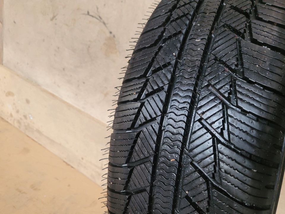 1x 215/65 R16C 109/107T Syron Tires Everest C Winterreifen in Essen