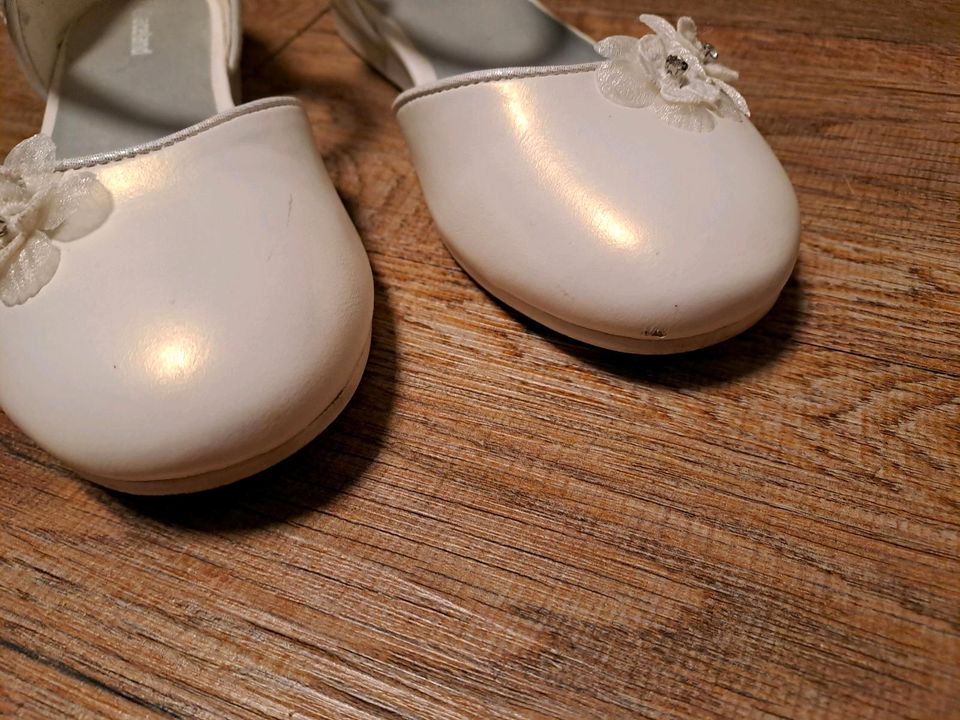 Weiße Festliche Schuhe Größe 34 in Husum
