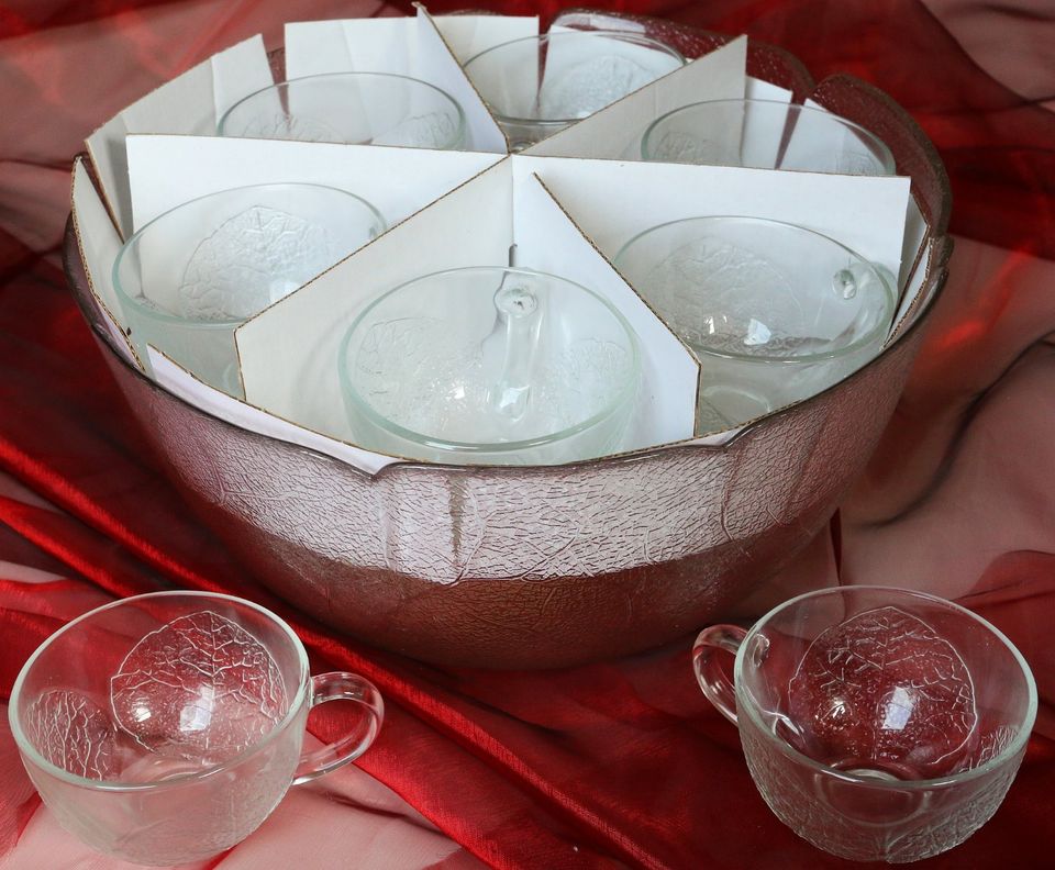 Schüssel-Set oder Bowle/Punschgefäß aus Glas für Ihre Party in Montabaur