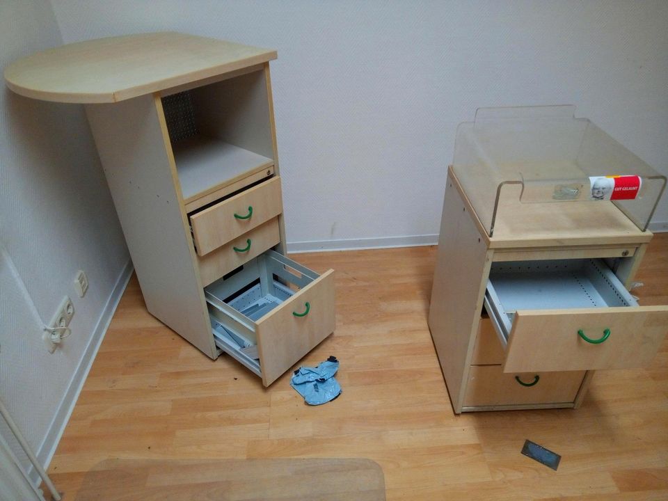 Büromöbel Schreibtisch, Rolladenschränke, Schubladenschränke in Wesel