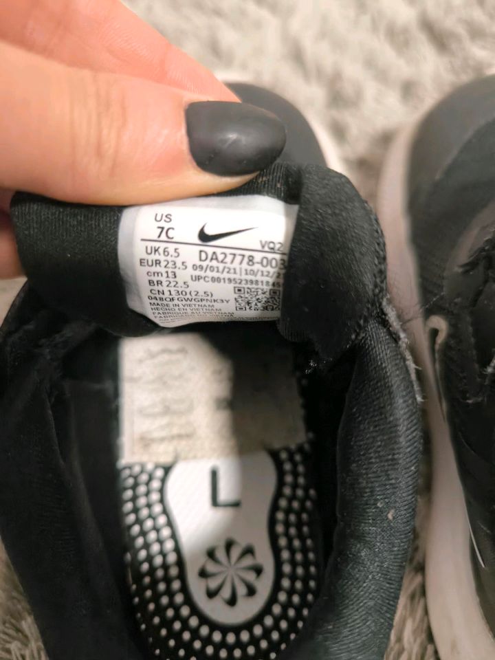 Nike Schuhe in Hürth