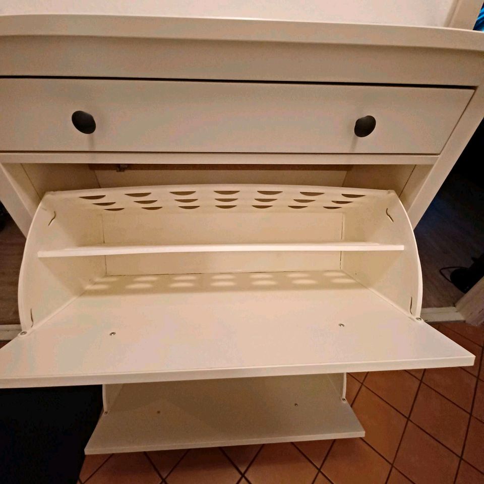 Ikea hemnes Schuhschrank weiß und Garderobe Hutablage in Heide