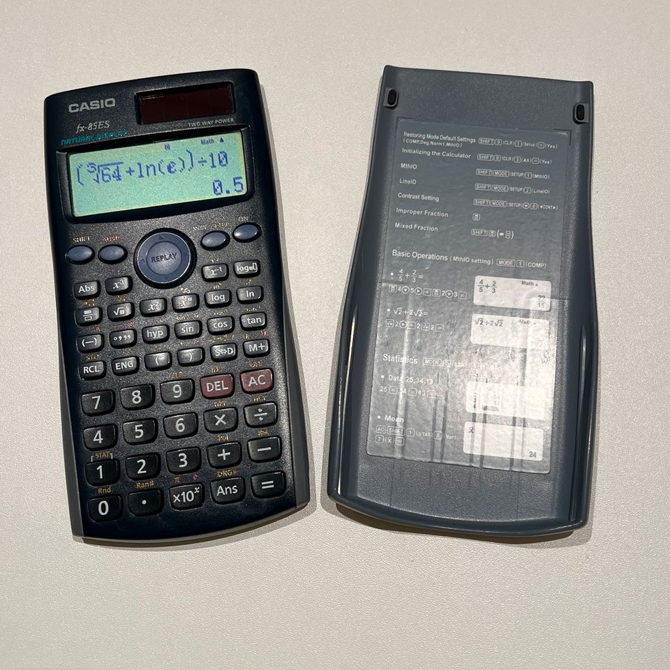 CASIO fx-85 ES Taschenrechner für Prüfungen + inkl. neue Batterie in München