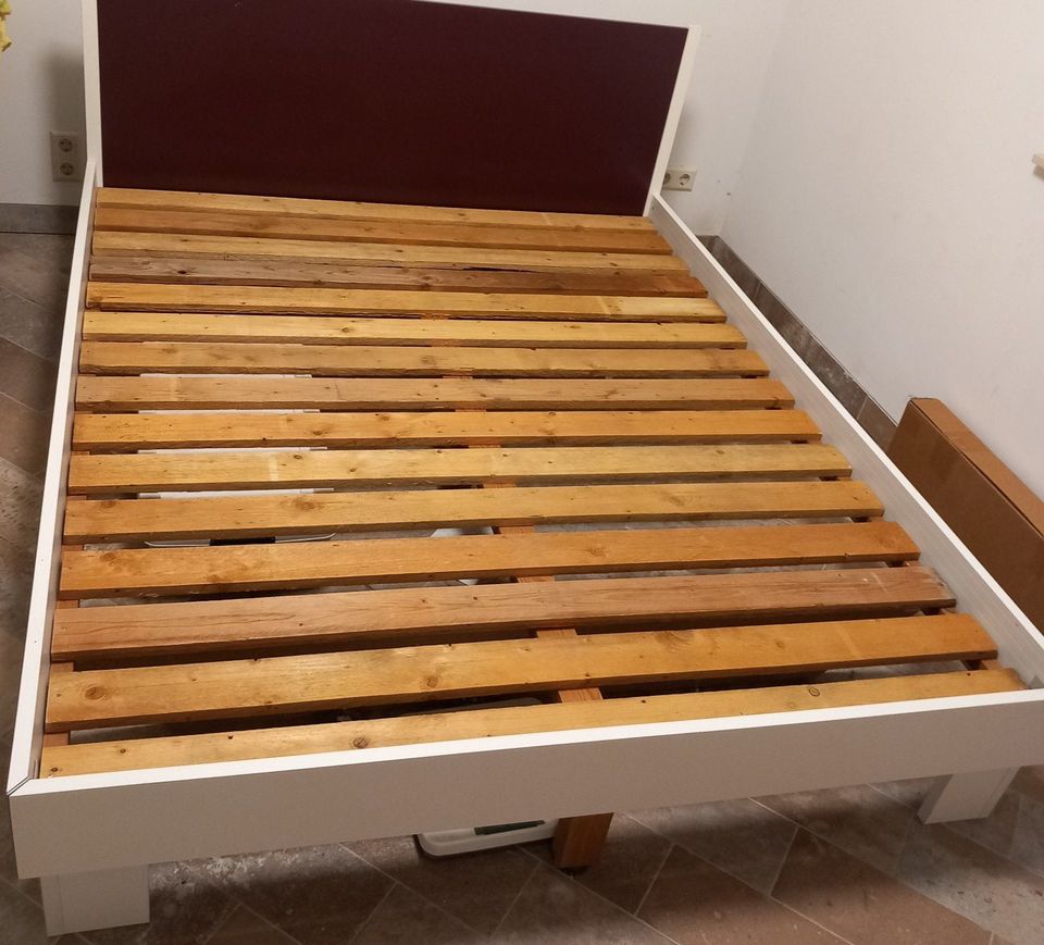 Doppelbett, gebraucht, ohne Lattenrost in Kemberg