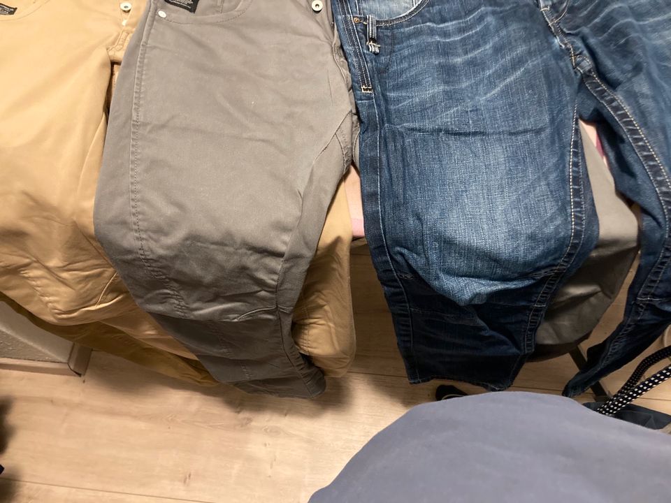 8x Herrenjeans zu verkaufen i.a Jack and Jones.. in Herzlake