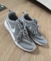 Graue Nike Roshe Sneaker Damen Hessen - Fuldabrück Vorschau