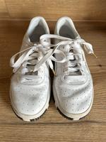PUMA SNEAKER Gr. 39 weiß, top Zustand Niedersachsen - Melle Vorschau