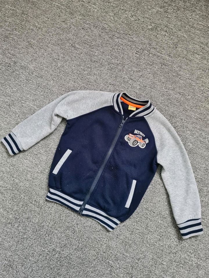 Collegejacke zu verkaufen in Flintbek