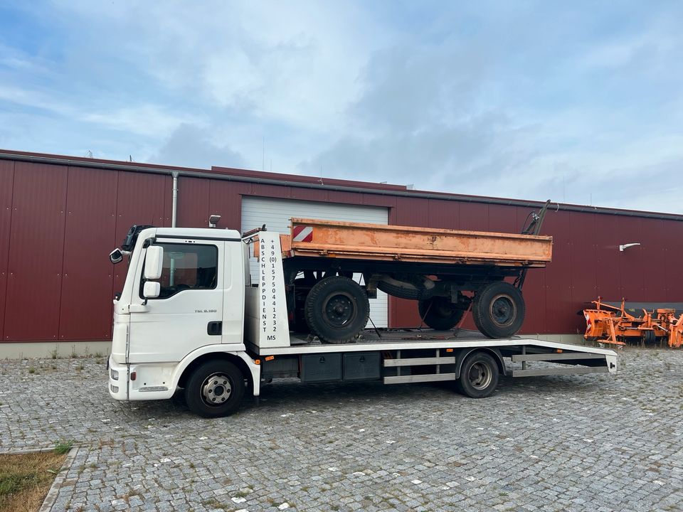 Transport LKW Bauwagen Wohnmobil Wohnwagen in Berlin