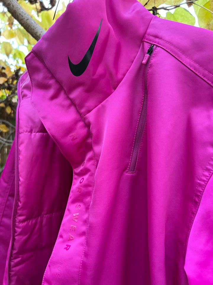 NEUE Nike Thermore Ecodown Jacke, Größe M, NP 199.- Euro Etikett in Ingolstadt