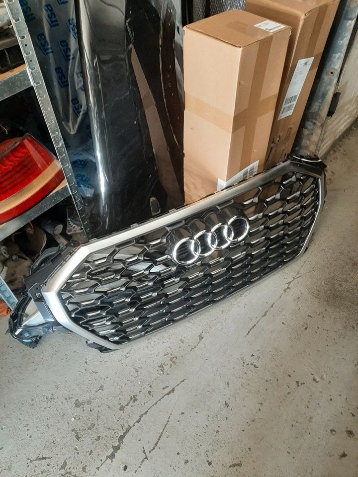 Neu AUDI Q3 83F S-Line Gitter Grill Kühlergrill VORNE 83F853651 in Herten