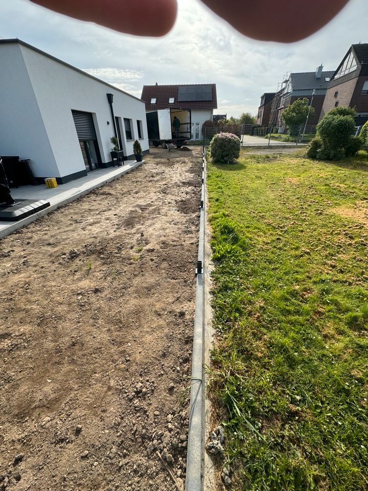 Garten neu gestalten Rollrasen, verlegen, Mauer Randsteine Zaun in Duisburg