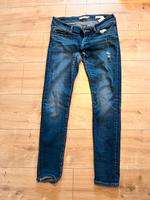 Levis Jeans 711 Skinny low waist Gr. 28/30 Hessen - Großkrotzenburg Vorschau