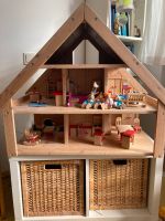 Puppenhaus Holz mit viel Zubehör Goki Puppen Möbel Bayern - Stephanskirchen Vorschau