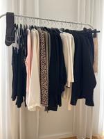 Elegantes Kleiderpaket Damen 25 Teile Gr. S GAP, Hollister, Comma München - Schwabing-Freimann Vorschau