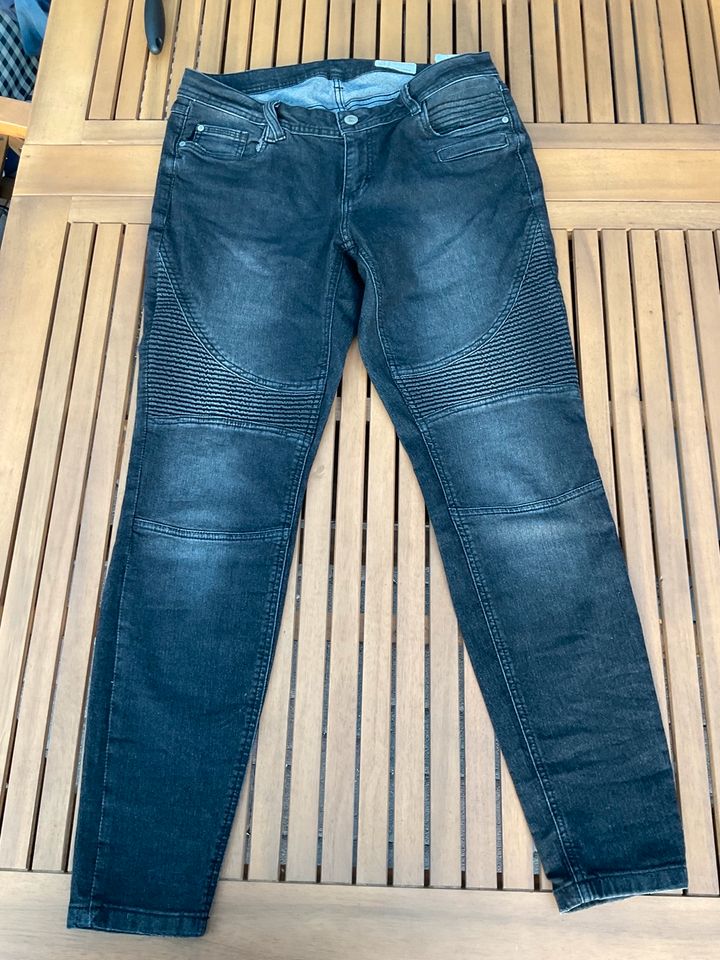 Schwarze Bikerjeans, Gr.44, Skinny in Viersen