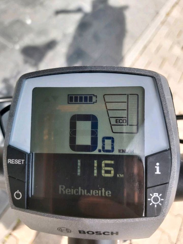 E-Bike Kettler, RH 45 cm, 28 Zoll, Bosch Akku 400 W in Esslingen