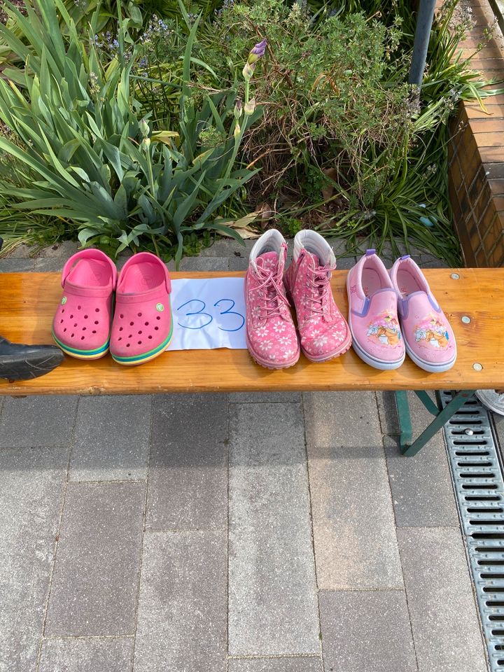 Diverse Schuhe Gr. 33, je 4€ (Bibi&Tina, Crocs) in Frankfurt am Main