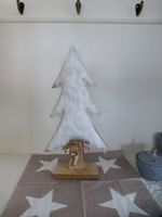 Tannenbaum aus Holz mit weißem Fell, Stern und Glöckchen. Nordrhein-Westfalen - Löhne Vorschau