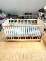 Baby / Kleinkind Bett aus Vollholz mit Himmelbett Halterung Baden-Württemberg - Tübingen Vorschau