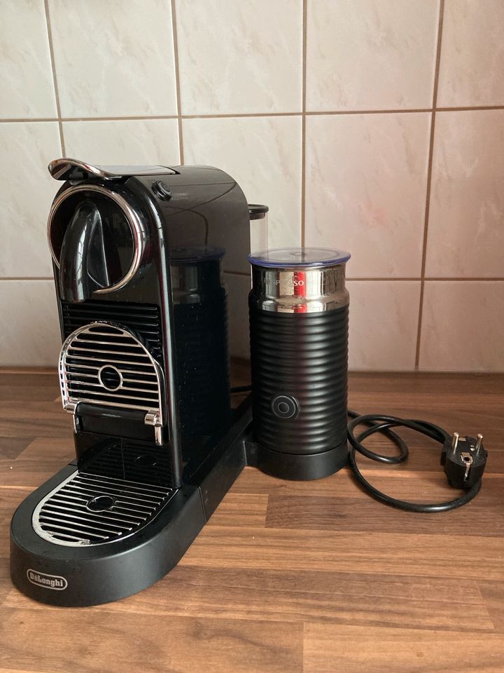 Nespresso Citiz & Milk Kapselmaschine schwarz Delonghi in Markkleeberg