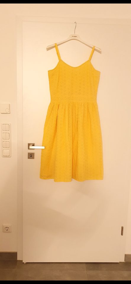 Damen Kleid Größe 36 Neu in Oberhausen