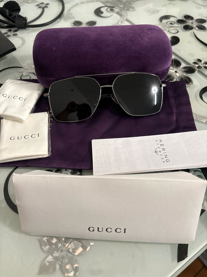 Gucci GG1053SK 001 Sunglasses in Trittau
