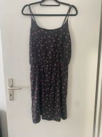 Schönes Sommerkleid mit Blümchen Nordrhein-Westfalen - Neuss Vorschau